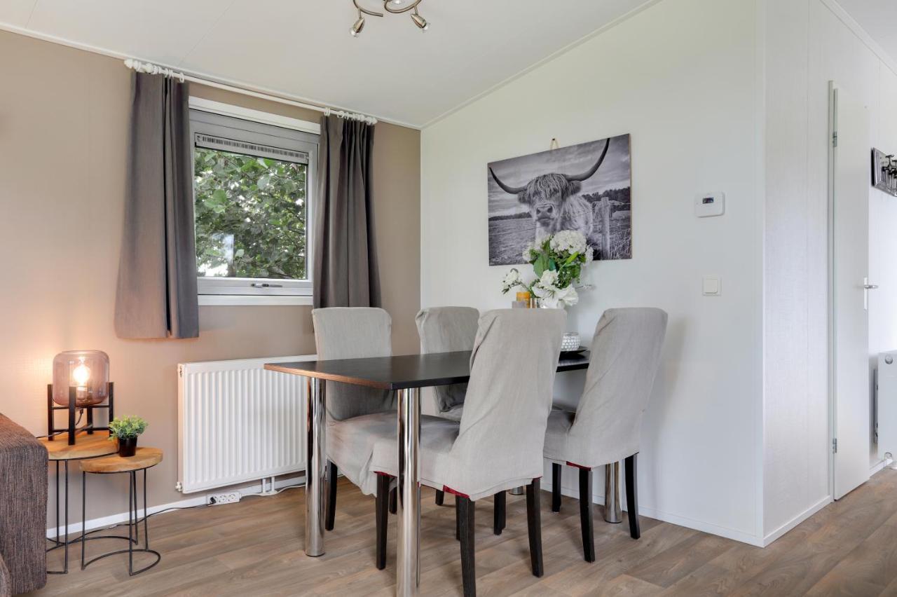 Landelijk chalet 87 Oosterwolde  Buitenkant foto