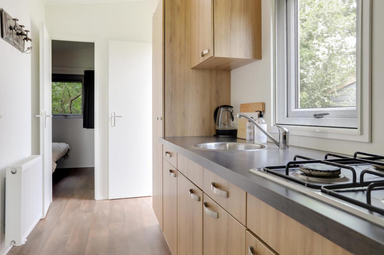 Landelijk chalet 87 Oosterwolde  Buitenkant foto